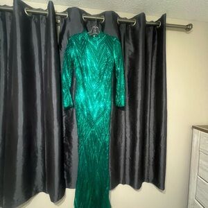 Elegant Green Sequin Dress